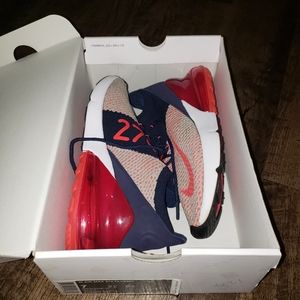 Women's Nike Air Max 270 Flyknit